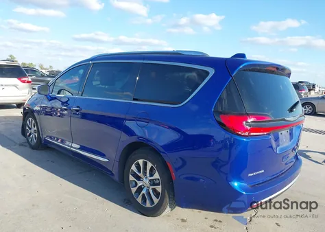 2021 Chrysler Pacifica Hybrid Pinnacle z USA, uszkodzony, nr VIN 2C4RC1N76MR572437